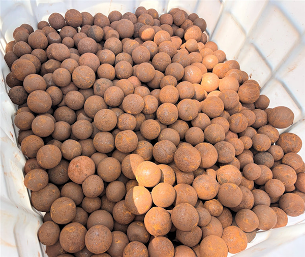9 Units - Approx. 2-ton Totes Of Steel Grinding Balls In A Mix Of 1-1/2" - 3-1/2" Size)